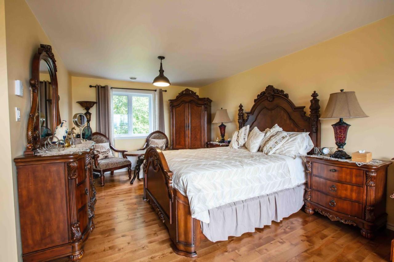B&B Panorama Saint-Pierre-de-l'Ile-d'Orleans Exterior photo